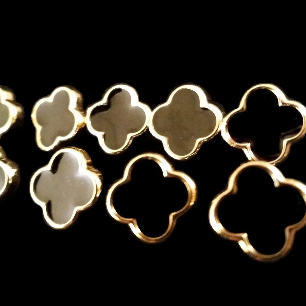 Buttons Quatrefoil Black & Gold Enamel