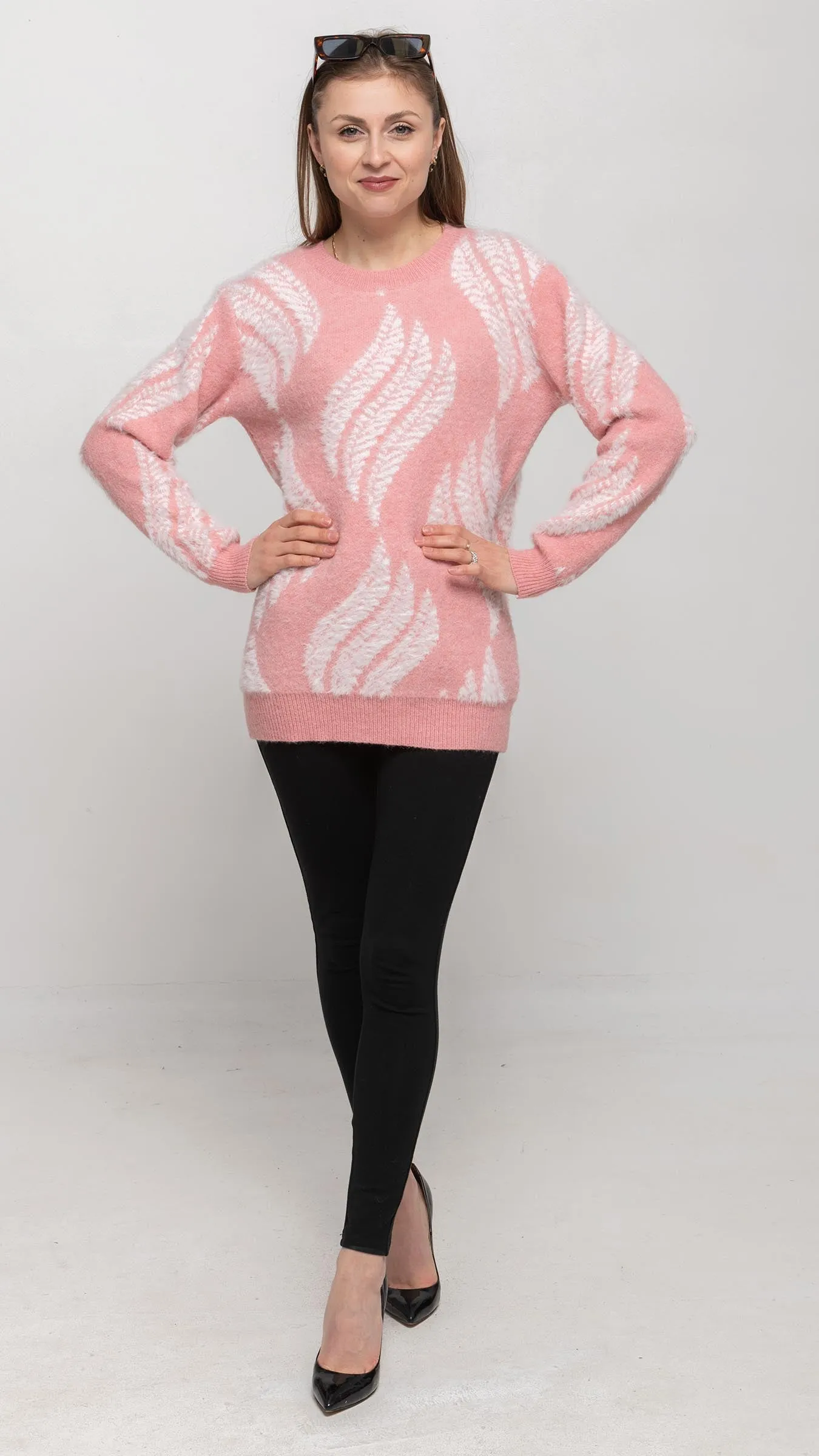 Sweater  in Pink and White Feather Printed