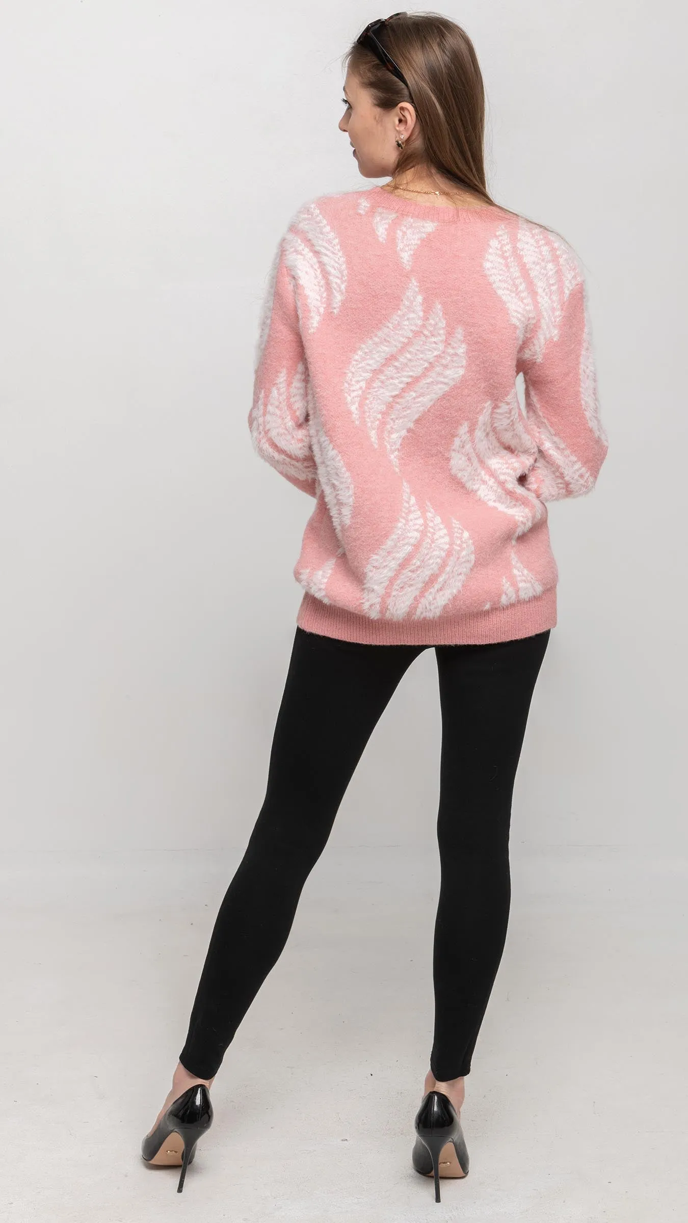 Sweater  in Pink and White Feather Printed